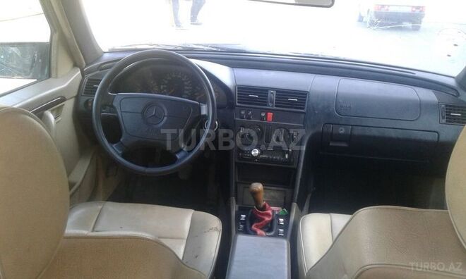 Mercedes C 180 1995, 135,000 km - 0.2 л - Quba