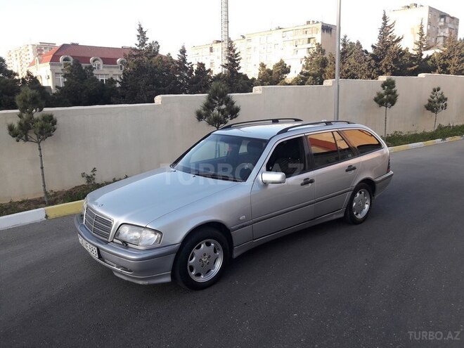 Mercedes C 220 2000, 364,500 km - 2.2 l - Bakı