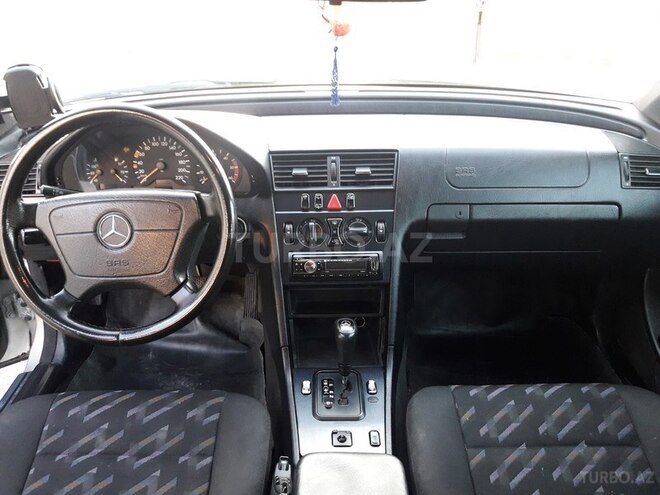 Mercedes C 220 2000, 364,500 km - 2.2 l - Bakı