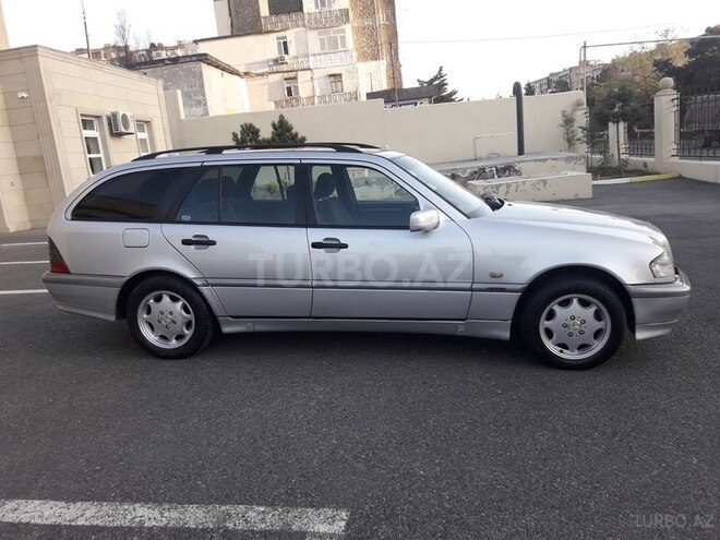 Mercedes C 220 2000, 364,500 km - 2.2 l - Bakı