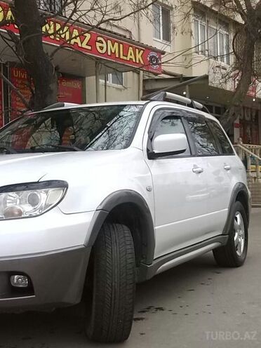 Mitsubishi Outlander 2004, 135,000 km - 2.4 l - Bakı