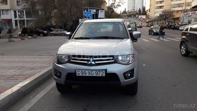 Mitsubishi L200 2014, 85,000 km - 2.5 л - Bakı