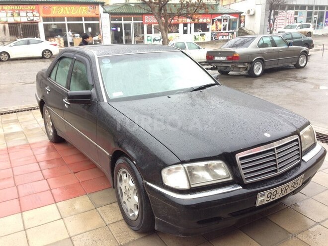 Mercedes C 230 1999, 290,000 km - 2.3 l - Bakı
