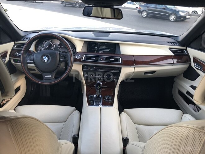 BMW 750 2009, 193,000 km - 4.4 l - Bakı