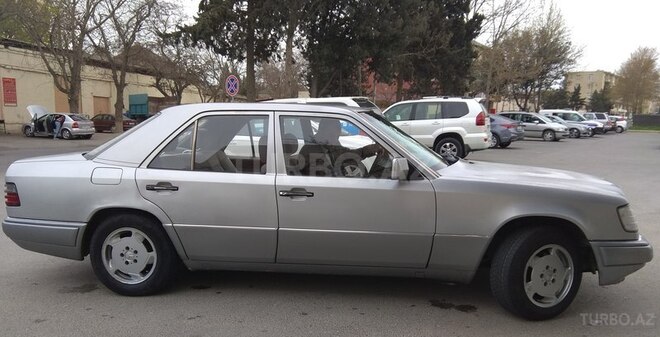 Mercedes E 220 1994, 490,000 km - 2.2 l - Bakı