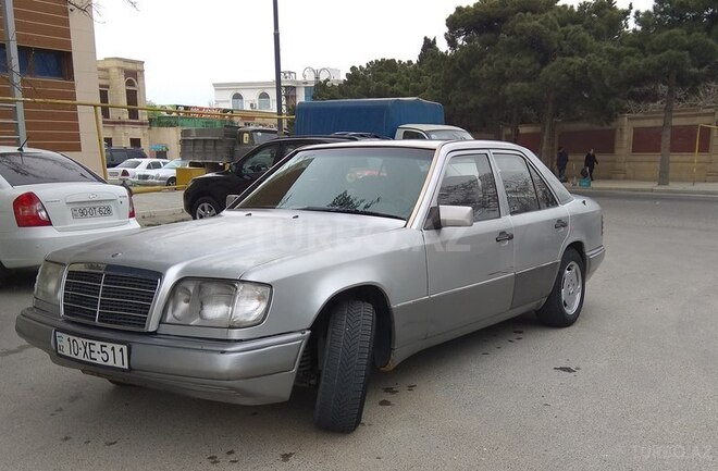 Mercedes E 220 1994, 490,000 km - 2.2 l - Bakı