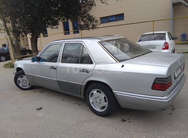 Mercedes E 220 1994, 490,000 km - 2.2 l - Bakı