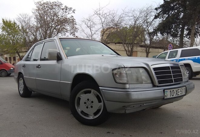 Mercedes E 220 1994, 490,000 km - 2.2 l - Bakı