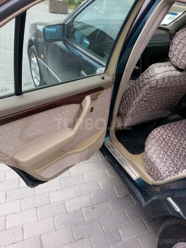 Mercedes C 200 1995, 366,000 km - 2.0 l - Bakı