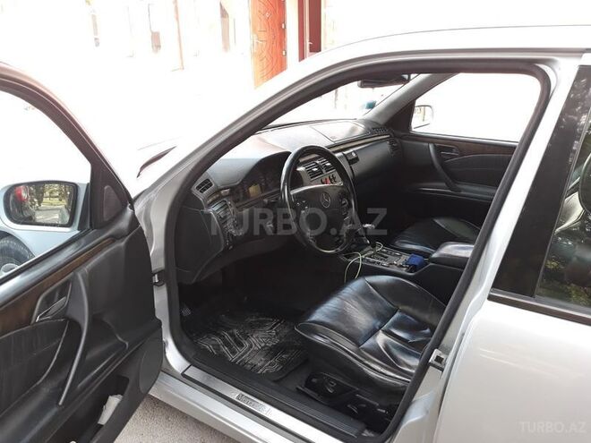 Mercedes E 220 1999, 250,000 km - 2.2 l - Gəncə