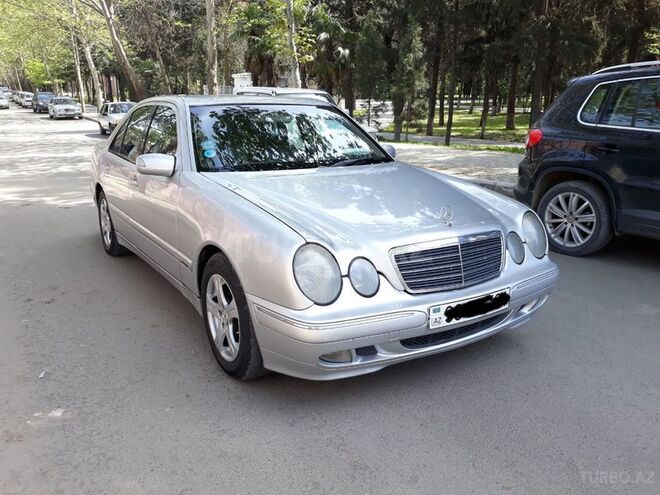 Mercedes E 220 1999, 250,000 km - 2.2 l - Gəncə