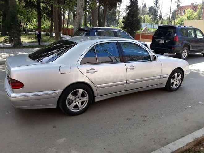 Mercedes E 220 1999, 250,000 km - 2.2 l - Gəncə