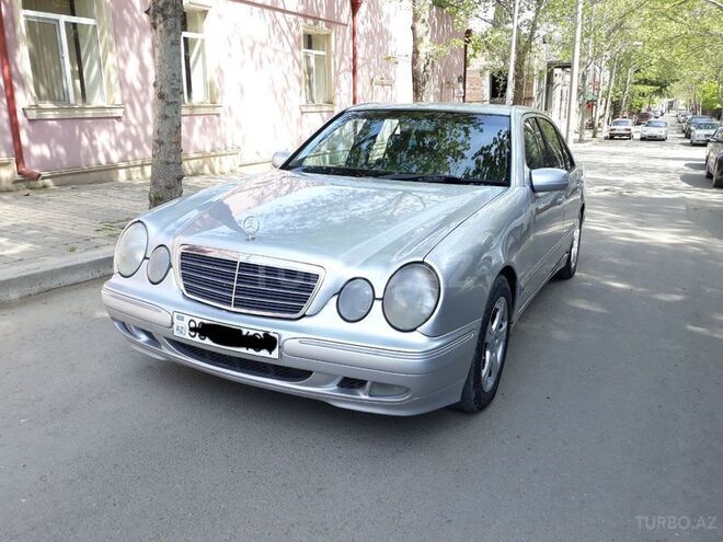 Mercedes E 220 1999, 250,000 km - 2.2 l - Gəncə