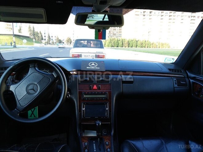 Mercedes E 320 1997, 385,000 km - 3.2 l - Bakı