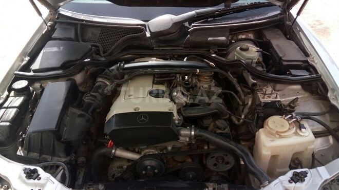Mercedes E 200 1999, 320,000 km - 2.0 l - Bakı