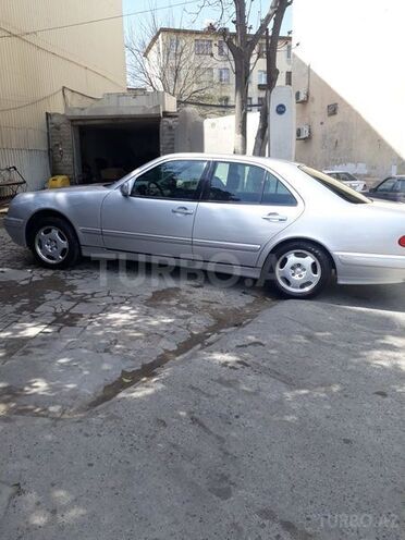 Mercedes E 200 1999, 320,000 km - 2.0 l - Bakı