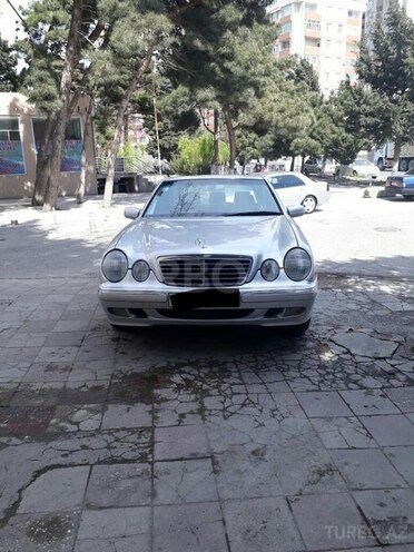 Mercedes E 200 1999, 320,000 km - 2.0 l - Bakı