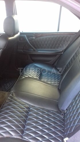 Mercedes E 220 2000, 297,000 km - 2.2 l - Bakı