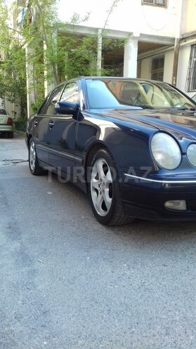Mercedes E 220 2000, 297,000 km - 2.2 l - Bakı