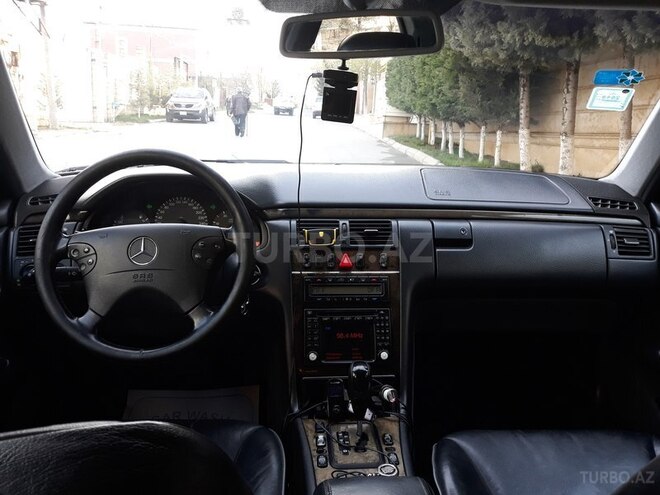 Mercedes E 270 2000, 292,000 km - 2.7 л - Bakı