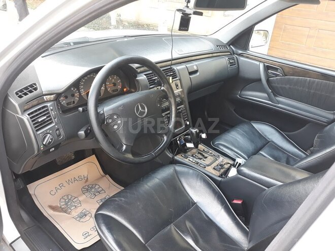 Mercedes E 270 2000, 292,000 km - 2.7 л - Bakı