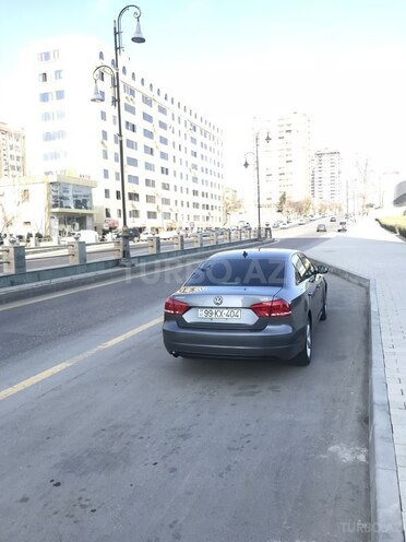Volkswagen Passat 2013, 42,300 km - 1.8 l - Bakı