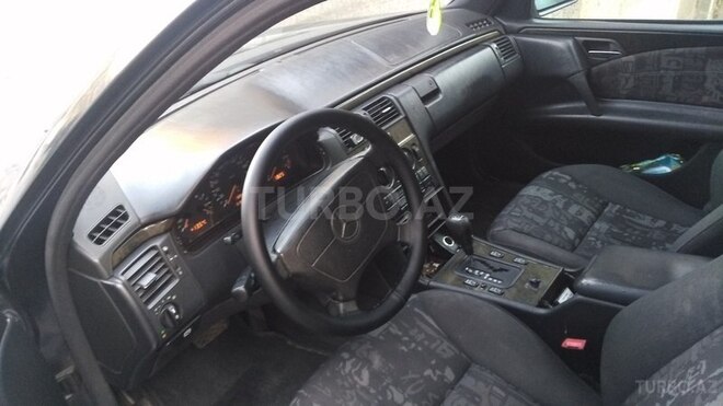 Mercedes E 230 1997, 309,000 km - 2.3 l - Bakı