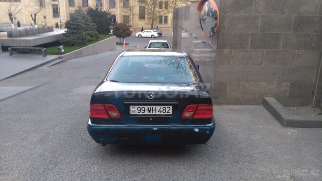 Mercedes E 230 1997, 309,000 km - 2.3 l - Bakı