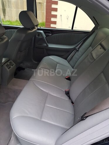 Mercedes E 240 1999, 215,000 km - 2.4 l - Bakı