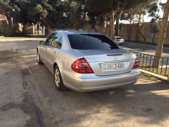 Mercedes E 220 2005, 283,000 km - 2.2 l - Bakı