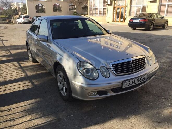 Mercedes E 220 2005, 283,000 km - 2.2 l - Bakı