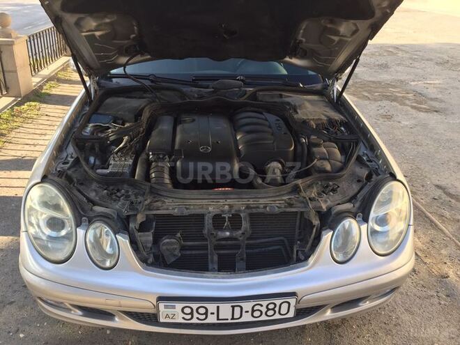 Mercedes E 220 2005, 283,000 km - 2.2 l - Bakı