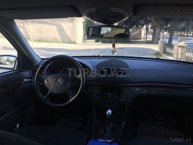 Mercedes E 220 2005, 283,000 km - 2.2 l - Bakı