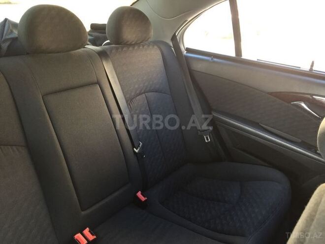 Mercedes E 220 2005, 283,000 km - 2.2 l - Bakı