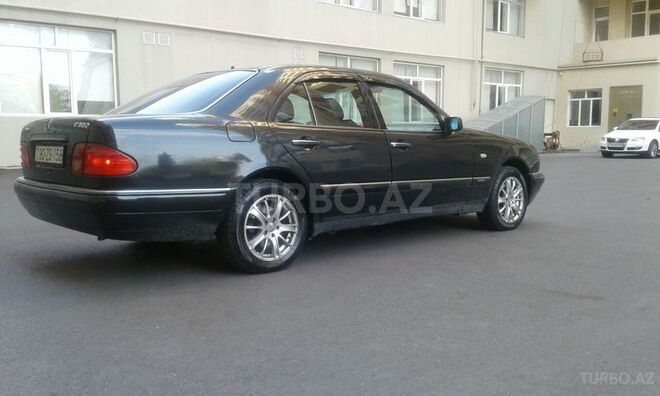 Mercedes E 320 1995, 240,000 km - 3.2 l - Bakı