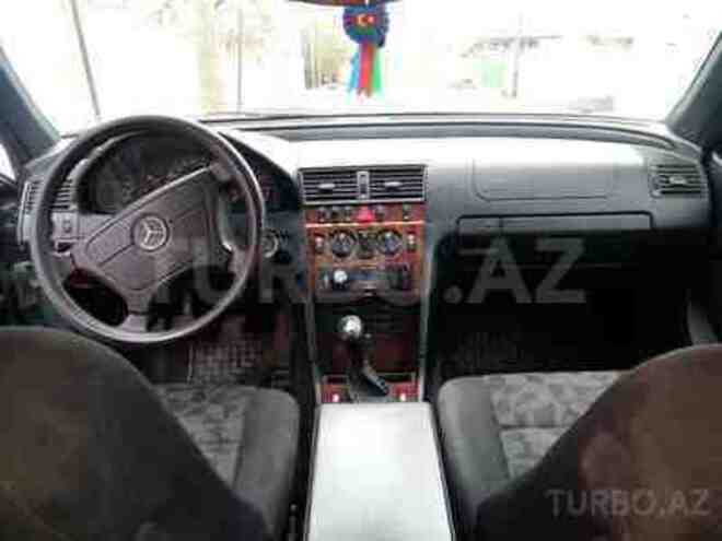 Mercedes C 200 1999, 250,000 km - 2.0 l - Qusar
