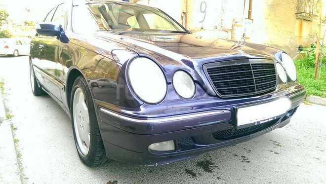 Mercedes E 220 2000, 253,500 km - 2.2 l - Bakı