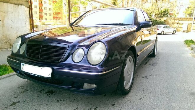 Mercedes E 220 2000, 253,500 km - 2.2 l - Bakı