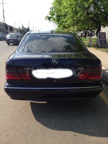 Mercedes E 270 1999, 40,000 km - 2.7 l - Bakı