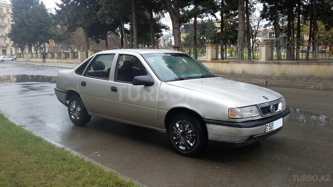 Opel Vectra 1992, 285,000 km - 1.8 л - Bakı