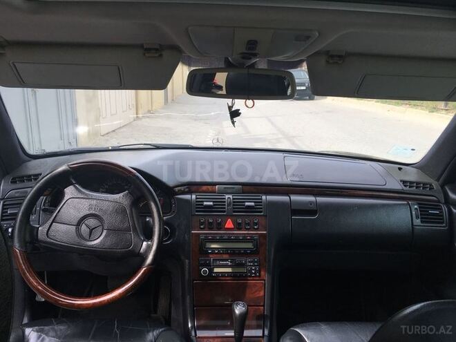 Mercedes E 430 1998, 299,000 km - 4.3 l - Bakı