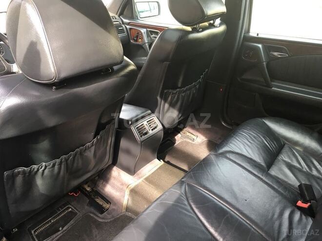 Mercedes E 430 1998, 299,000 km - 4.3 l - Bakı