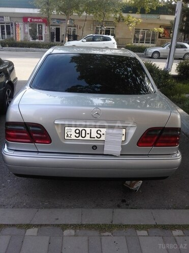Mercedes E 240 1997, 397,289 km - 2.4 л - Yevlax
