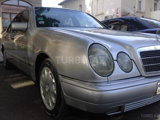 Mercedes E 240 1997, 397,289 km - 2.4 л - Yevlax