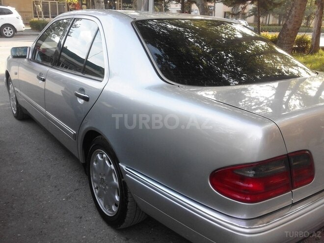 Mercedes E 240 1997, 397,289 km - 2.4 л - Yevlax