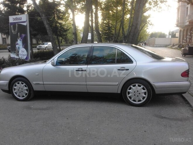 Mercedes E 240 1997, 397,289 km - 2.4 л - Yevlax