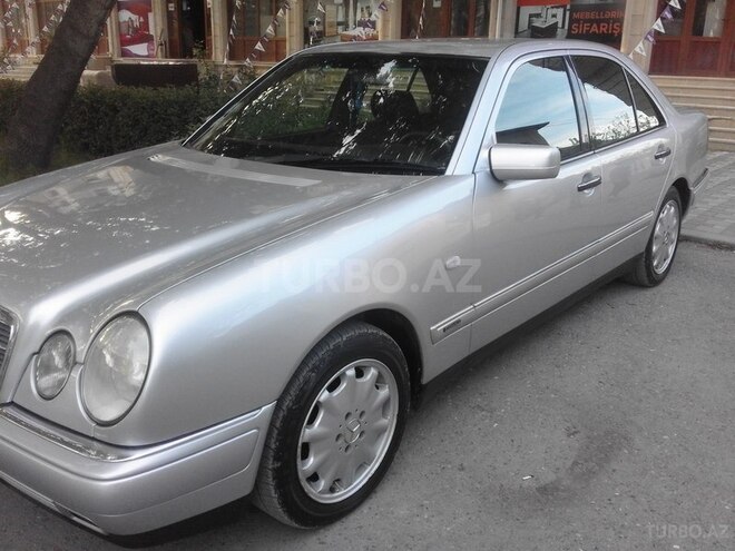 Mercedes E 240 1997, 397,289 km - 2.4 л - Yevlax