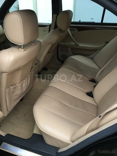 Mercedes E 240 2000, 129,678 km - 2.6 l - Bakı