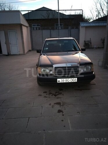 Mercedes E 230 1991, 289,000 km - 2.3 l - Qusar