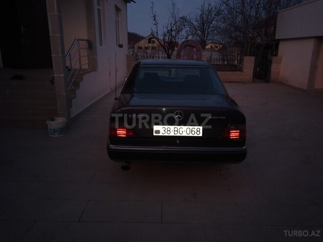 Mercedes E 230 1991, 289,000 km - 2.3 l - Qusar